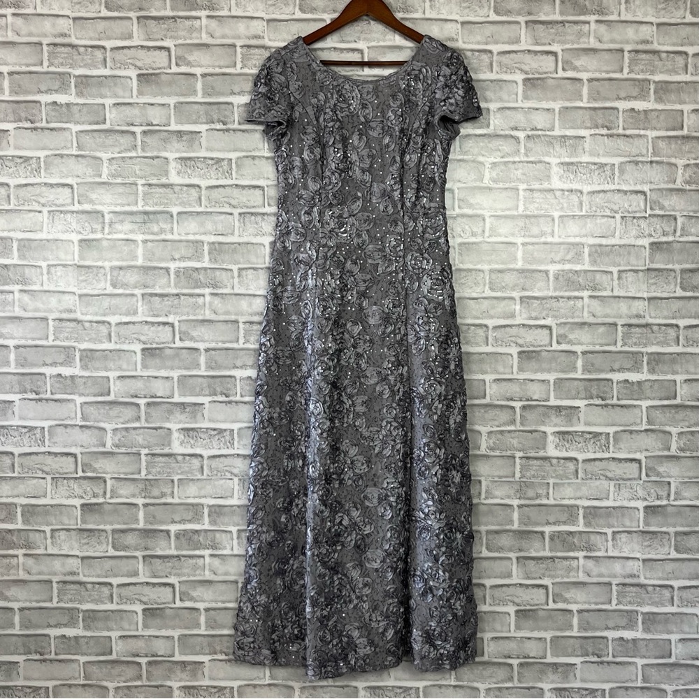 Alex Evenings Gray Silver Sequins Rosette Full Length Formal Occasion Gown 10